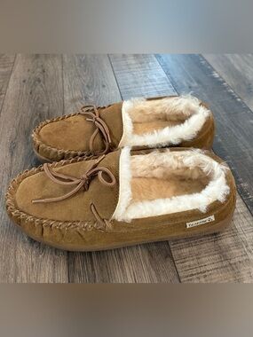 Bearpaw Mens Moc II Slip-On, Hickory, 10W Excellent Condition